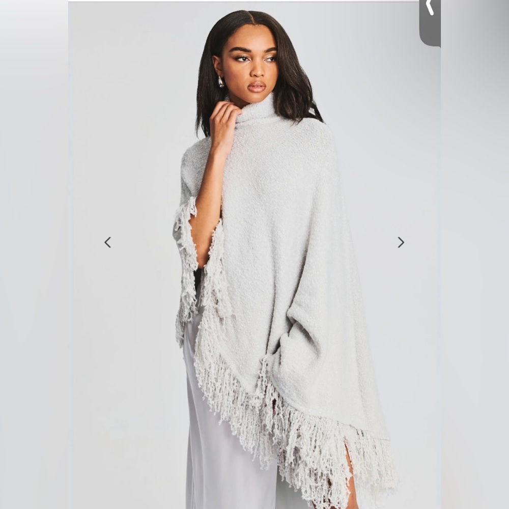 NEW! Seroya Frost Poncho S/M (ser.o.ya) Wool Blend - WARM